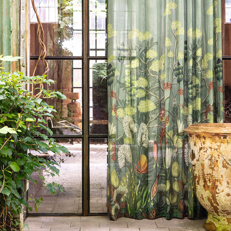 Blossom Heart – halbtransparenter Leinenvorhang nach Maß mit Urban-Jungle-Blattmuster
