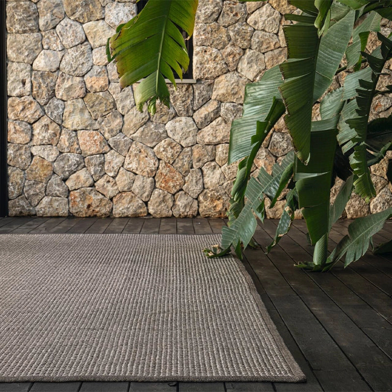 Tropical – moderner handgewebter Indoor- & Outdoor-Teppich nach Maß mit natürlicher Struktur